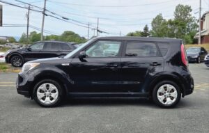 2016_Kia_Soul_Base_02