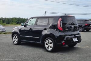 2016_Kia_Soul_Base_03
