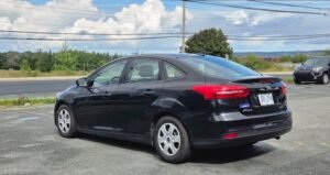 2015_Ford_Focus_S_03