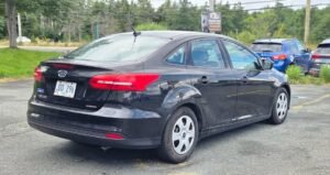 2015_Ford_Focus_S_06