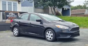 2015_Ford_Focus_S_08