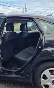2015_Ford_Focus_S_12