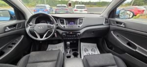 2016_Hyundai_Tucson_Premium_AWD_13