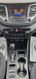 2016_Hyundai_Tucson_Premium_AWD_15