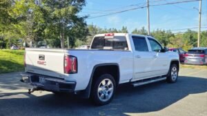 2018_GMC_Sierra_1500_SLT_07