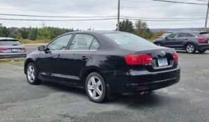2013_Volkswagen_Jetta_03