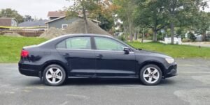 2013_Volkswagen_Jetta_07