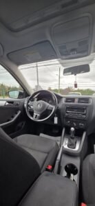 2013_Volkswagen_Jetta_14