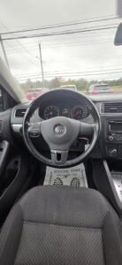 2013_Volkswagen_Jetta_15
