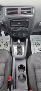 2013_Volkswagen_Jetta_16