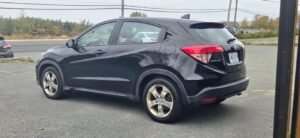 2016_Honda_HR-V_LX_03