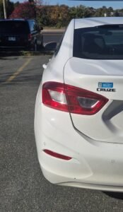 2017_Chevrolet_Cruze_4DR_SDN_LT_04