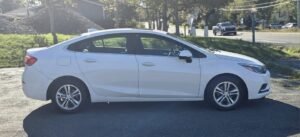 2017_Chevrolet_Cruze_4DR_SDN_LT_07