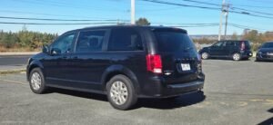 2018_Dodge_Grand_Caravan_SXT_03