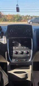 2018_Dodge_Grand_Caravan_SXT_17