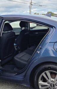 2018_Hyundai_Elantra_GL_11