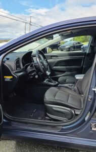 2018_Hyundai_Elantra_GL_16